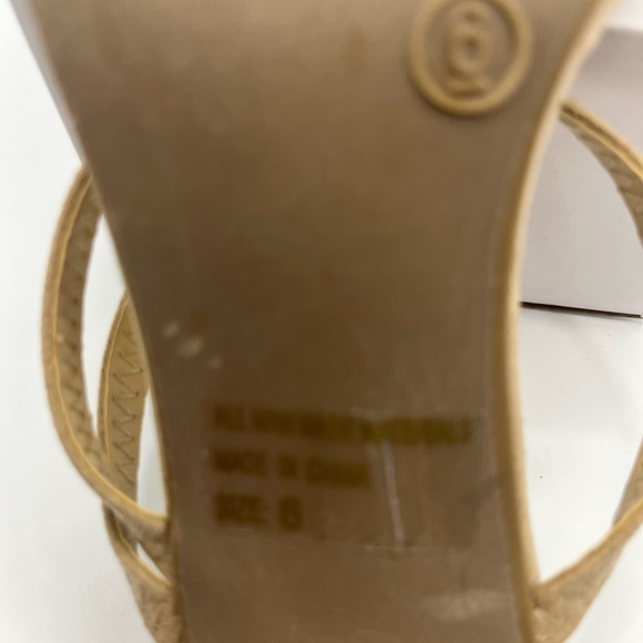 Wild Diva Lounge Women Tan Fashion Strappy Block Heel Snadles Size 6 ~ EUC - Picture 6 of 7